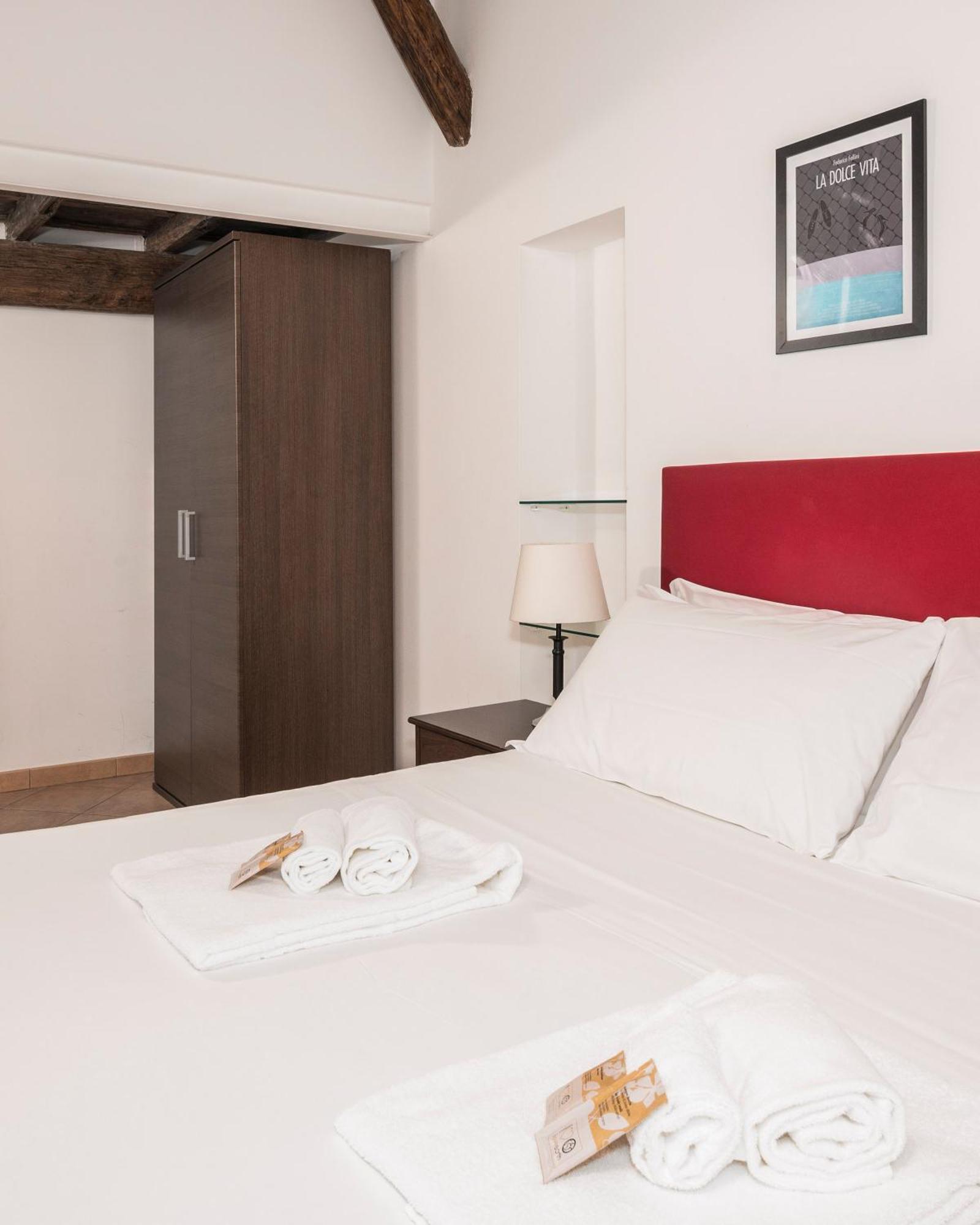Suites Campo De' Fiori - Zen18-19-20 โรม ภายนอก รูปภาพ