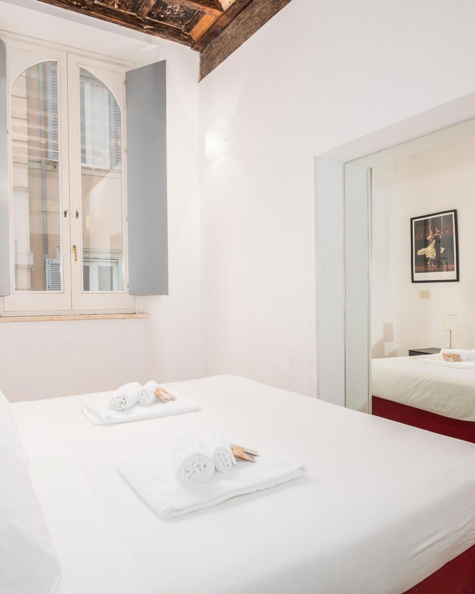 Suites Campo De' Fiori - Zen18-19-20 โรม ภายนอก รูปภาพ